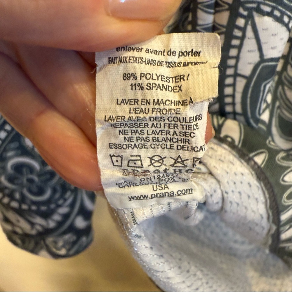 Prana Women’s Breathe Gray White Patterned Athletic Long Sleeve T sz S - Picture 6 of 10